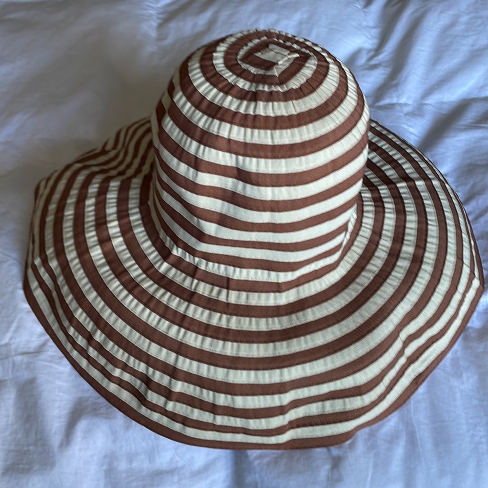Cream and light brown striped sun hat by San Francisco Hat - protective & cute! - Picture 2 of 9